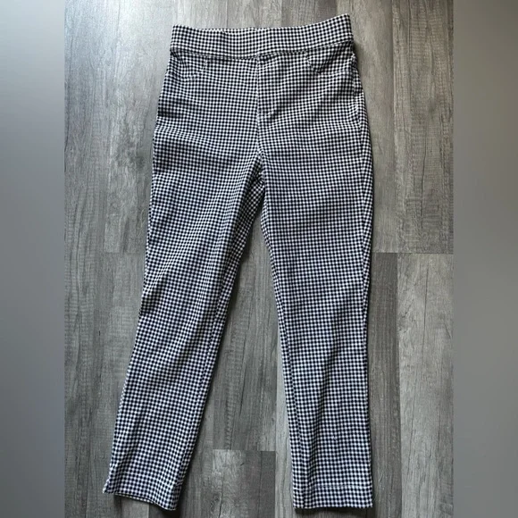 🎆Bundle 5 items for $20 🎆 Classic Black and White Checkered cropped Dress Pants - Picture 2 of 6